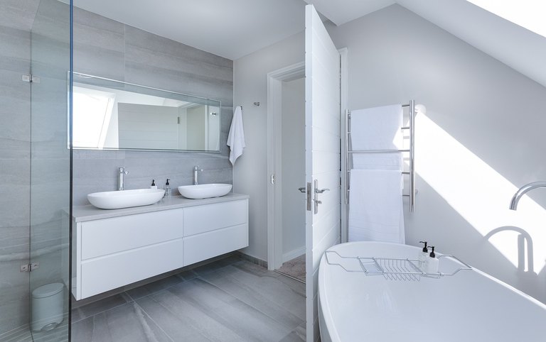 modern-minimalist-bathroom-ga23f6bf66_1280.jpg 