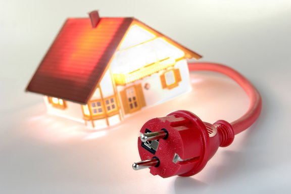 Modellhaus mit Schuko-Stecker